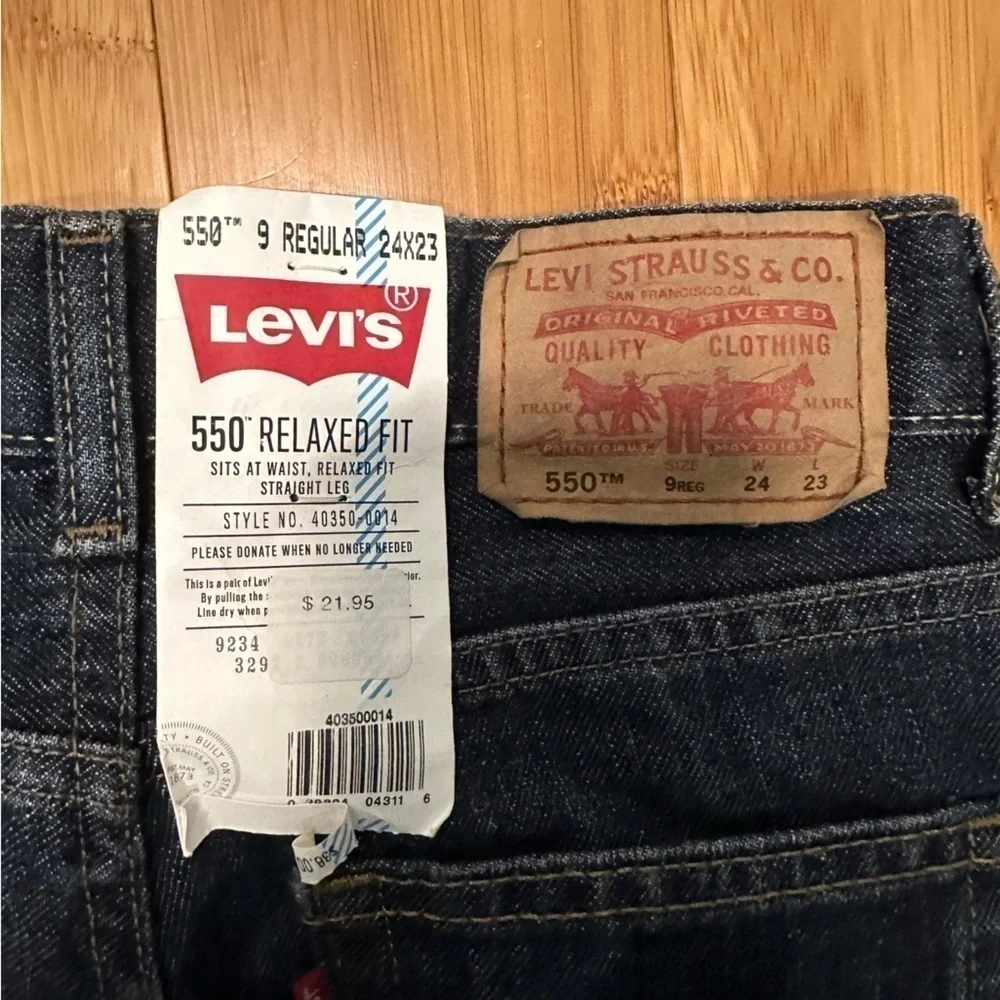 NWT Levi jeans - Picture 3 of 5